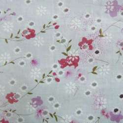 Батист белый в дырочки с розово-сиреневыми цветами ш.140