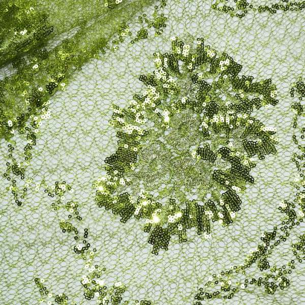Паутинка зеленая с пайетками и букетом бежевых цветов ш.130 оптом