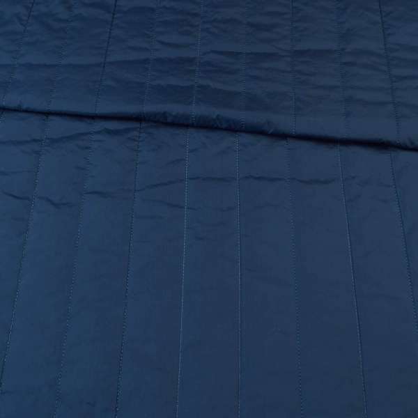 Ткань плащевая стеганая матовая полоска 5 см синяя темная, ш.145 оптом