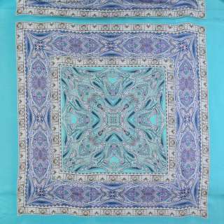 Шелк бирюзовый светлый с сине-серыми "огурцами" (платок) ш.135 оптом