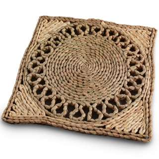Сервировочный коврик плетеный квадратный 30х30 см с ажурным кругом бежево-коричневый оптом