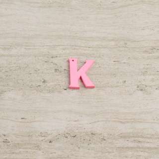 Пришивний декор літера K рожева, 25мм оптом