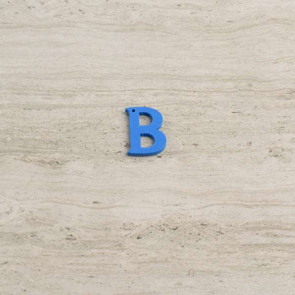 Пришивной декор буква B синяя, 25мм оптом