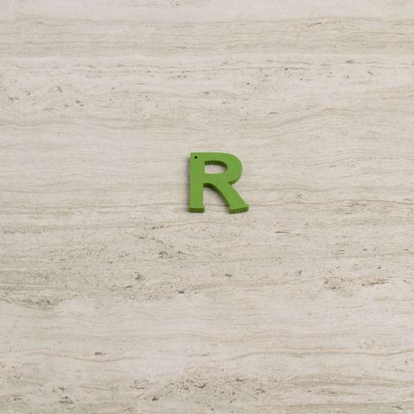 Пришивний декор літера R зелена, 25мм оптом