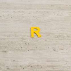 Пришивной декор буква R желтая, 25мм