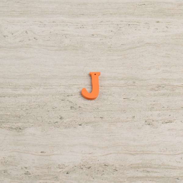 Пришивной декор буква J оранжевая, 25мм оптом