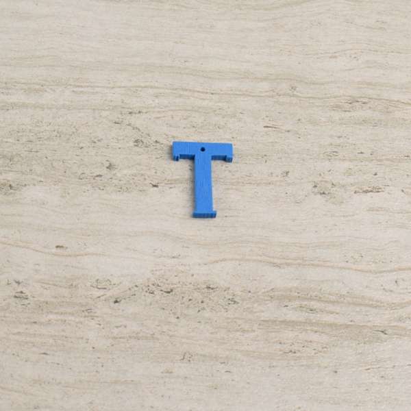 Пришивний декор літера T синя, 25мм оптом