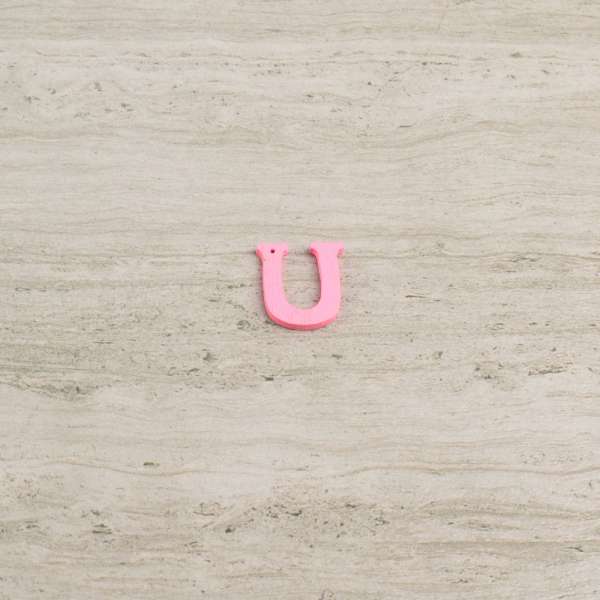 Пришивний декор літера U рожева, 25мм оптом