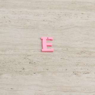 Пришивной декор буква E розовая, 25мм оптом