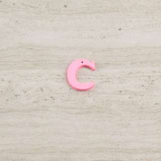 Пришивной декор буква C розовая, 25мм оптом