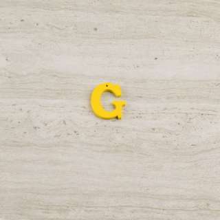 Пришивний декор літера G жовта, 25мм оптом