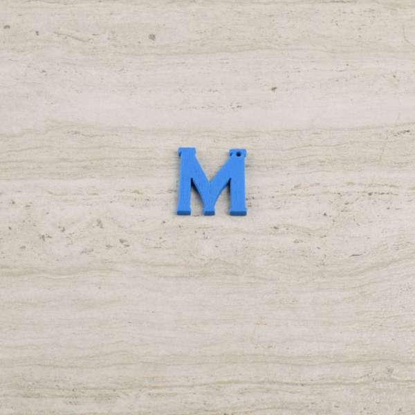Пришивной декор буква M синяя, 25мм оптом