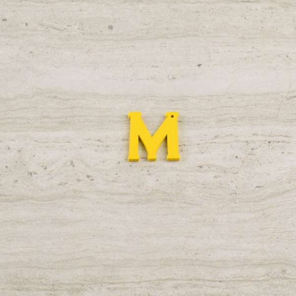 Пришивний декор літера M жовта, 25мм оптом