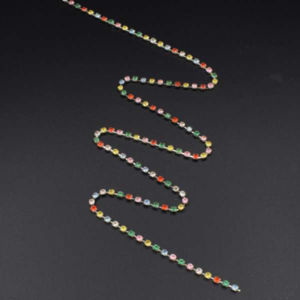 Тесьма со стразами 4 мм радуга 3 мм разноцветная серебро оптом