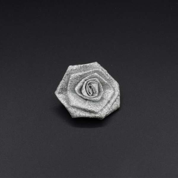 Пришивний декор трояндочка 50мм з парчової стрічки сріблястий оптом