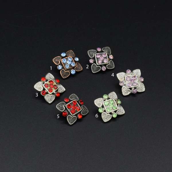 Пуговица на ножке металл квадратная с камнем цветным 15х15 мм оптом