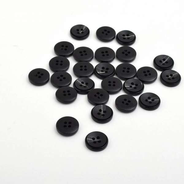 Пуговица черная 15мм на 4 прокола (1006) оптом